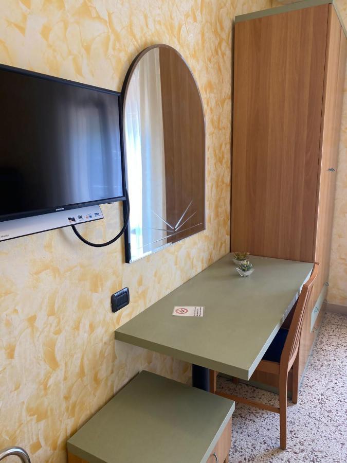 Hotel Pine Beach Rosolina Mare Zewnętrze zdjęcie