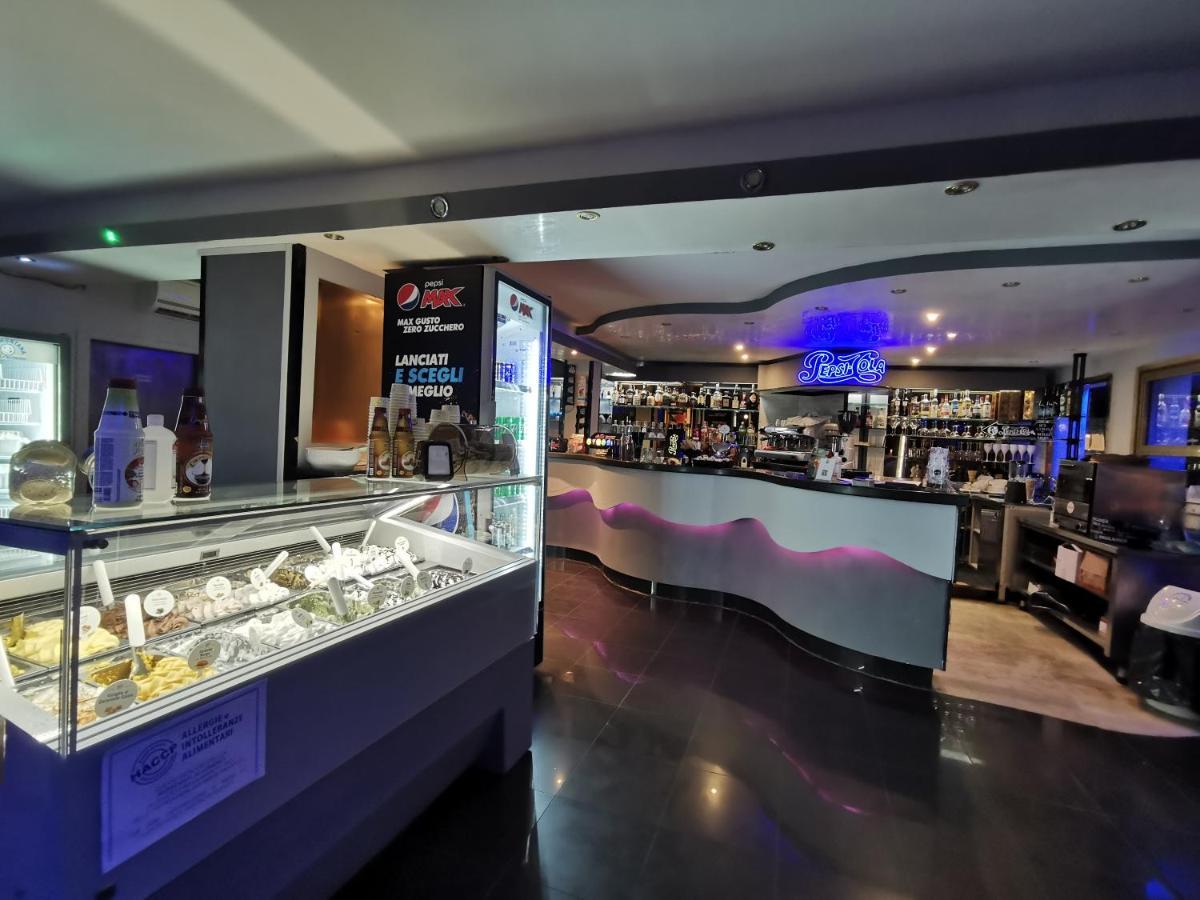 Hotel Pine Beach Rosolina Mare Zewnętrze zdjęcie