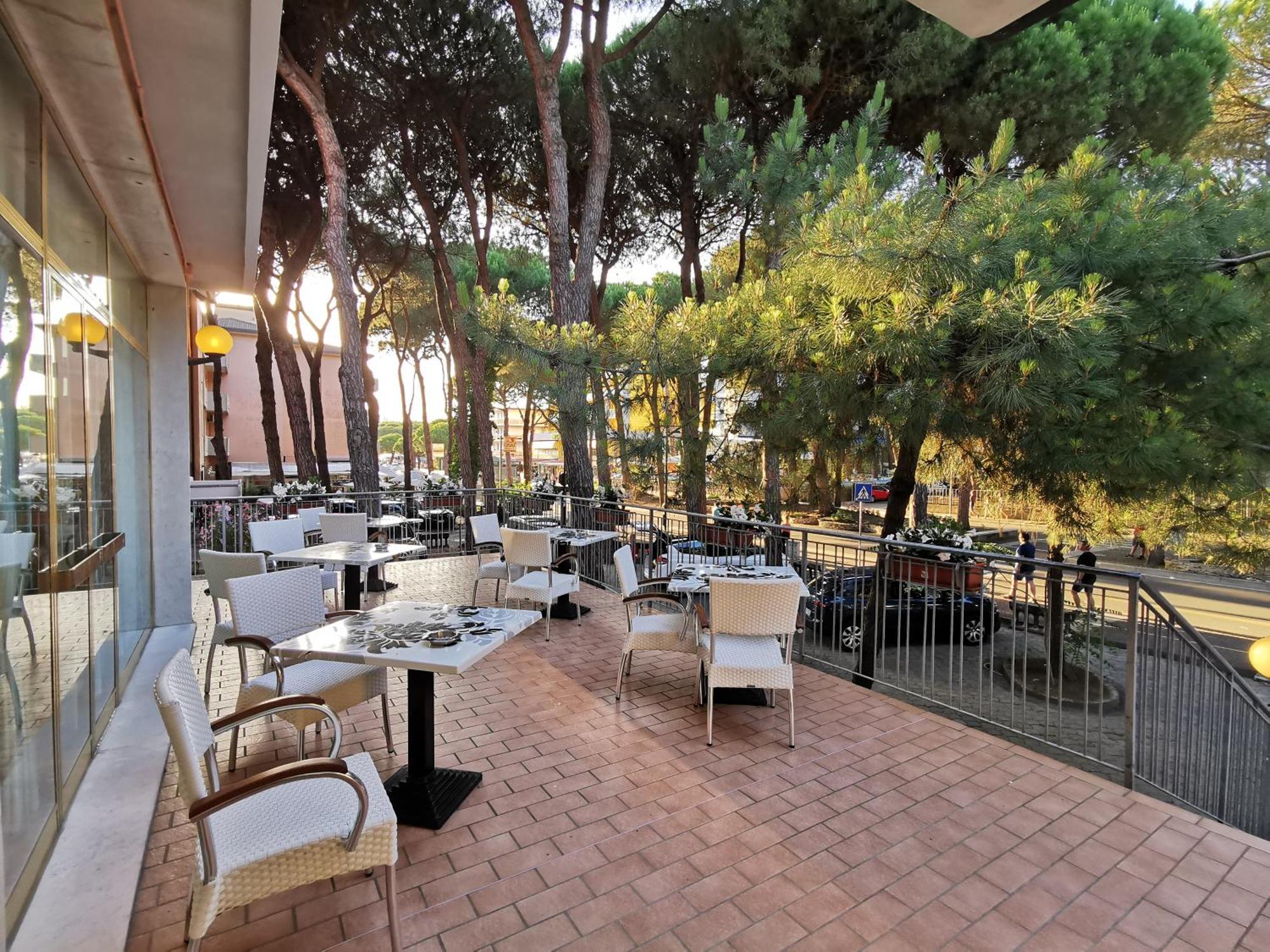 Hotel Pine Beach Rosolina Mare Zewnętrze zdjęcie