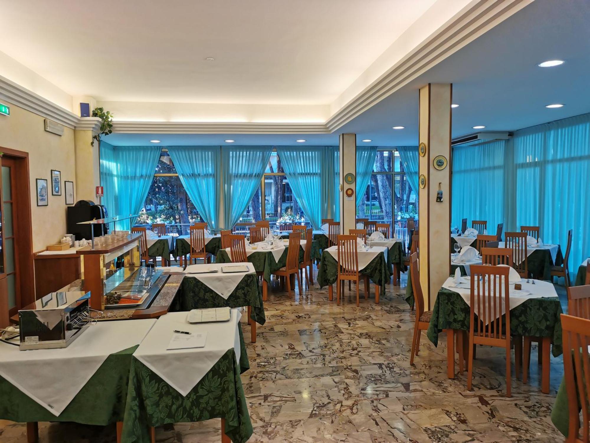 Hotel Pine Beach Rosolina Mare Zewnętrze zdjęcie